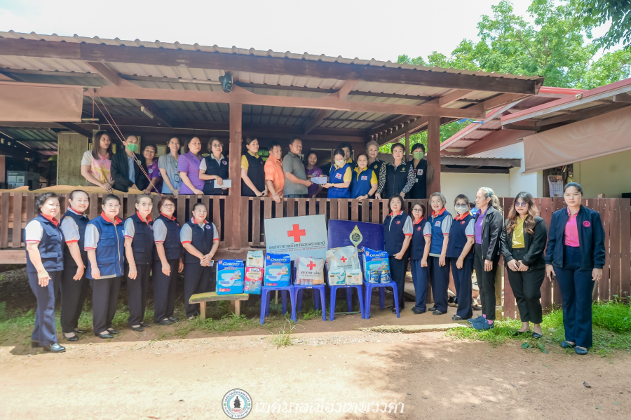 ท่านนายกพร้อมคณะฯ ร่วมต้อนรับนายกเหล่ากาชาดจังหวัดอุบลราชธานี พร้อมคณะ ลงพื้นที่เพื่อออกเยี่ยมและมอบสิ่งของและอุปกรณ์ทางการแพทย์ ให้กับผู้ป่วยติดเตียงผู้มีภาวะพึ่งพิงในเขตพื้นที่เทศบาลเมืองเทพวงศา